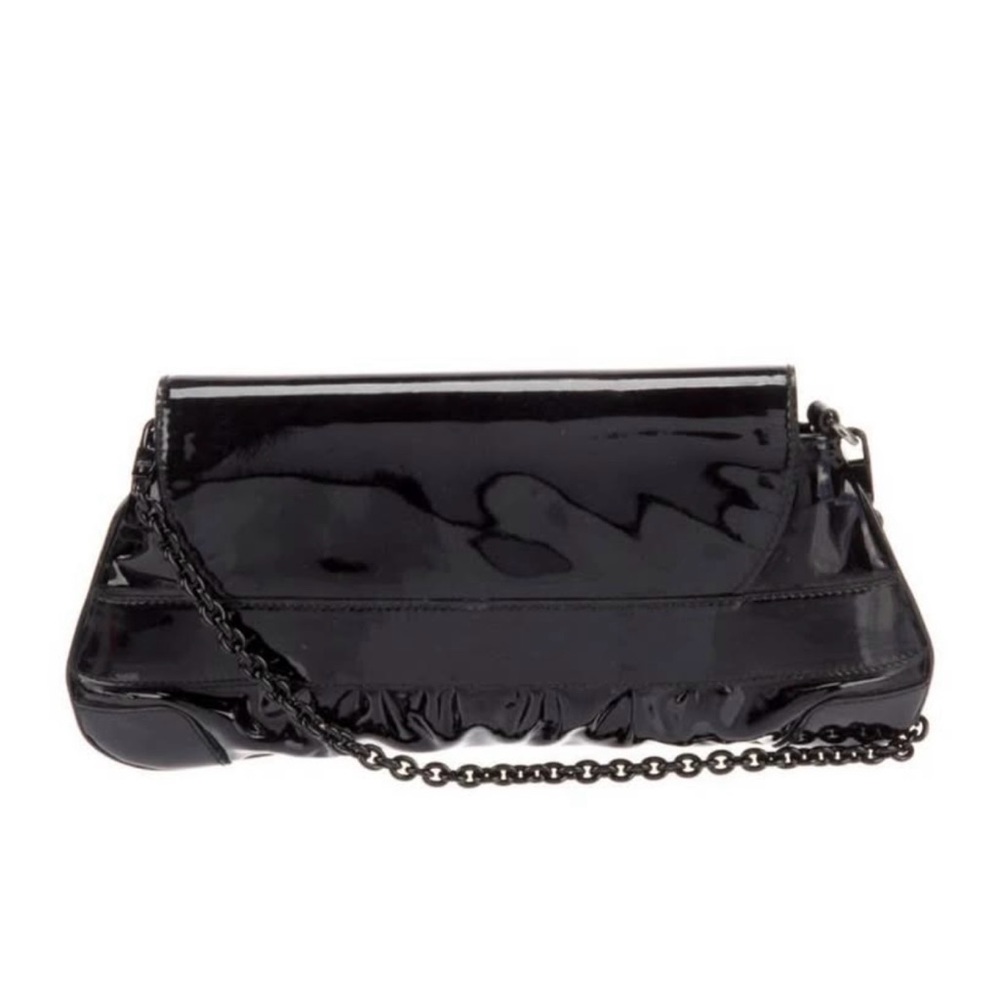 Gucci Patent Leather Bow Clutch with Chain - Picture 4 of 5
